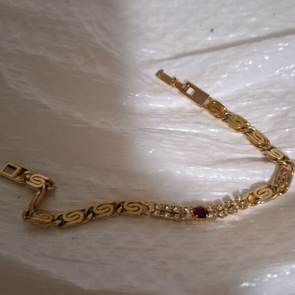 A Women's Vintage Tennis Bracelet Rhinestone Gold Tone Elegant Feminine - Picture 7 of 9